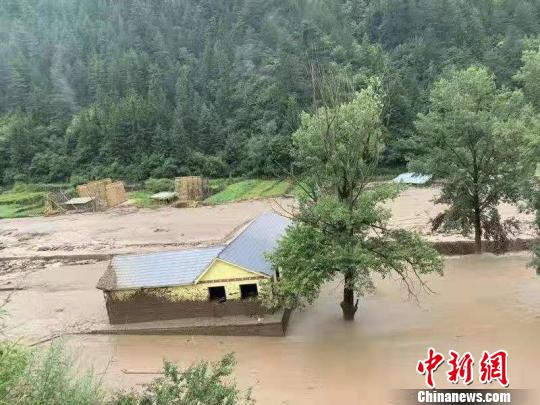 甘肃迭部县发生山洪灾害 已致1人遇难3人失联