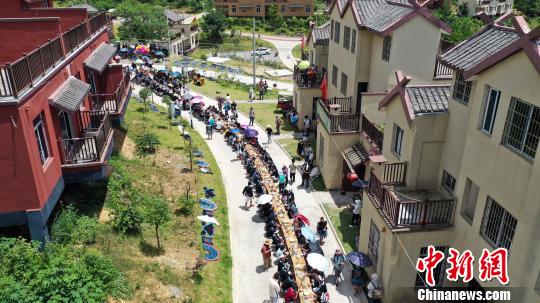 人类文明“活化石”广西南丹白裤瑶欢度瑶年节