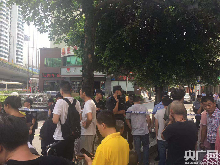 深圳罗湖区一六层居民楼突然倒塌 暂无伤亡报告