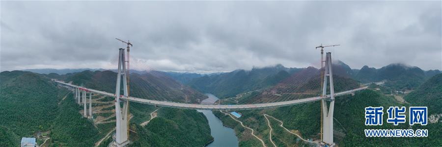 沿着高速看中国丨昔日雄关如铁，今朝如履平地