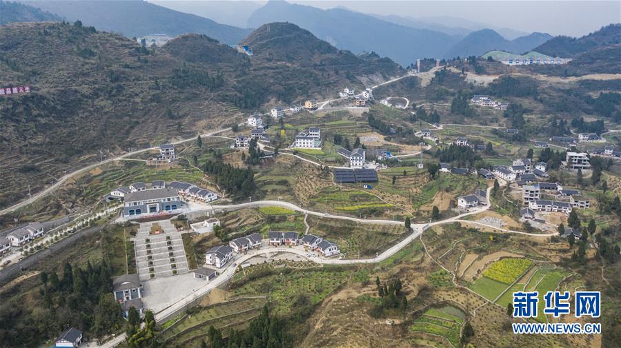 沿着高速看中国丨昔日雄关如铁，今朝如履平地