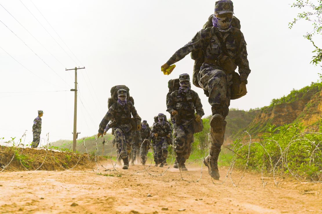 六昼夜野外行军拉练