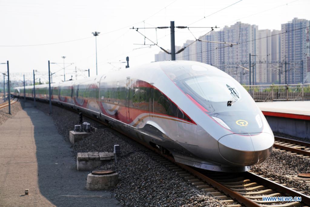 New generation of intelligent high-speed trains put into operation_英语频道 ...