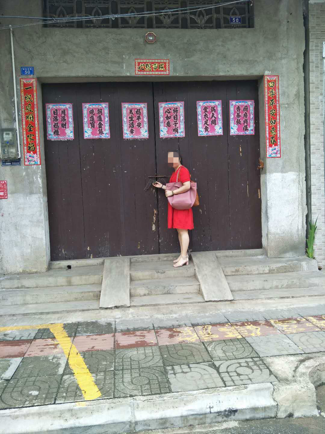 黄丽（化名）多次赴海南澄迈寻儿，想要回孩子，均未成功。  本文图片 受访者提供