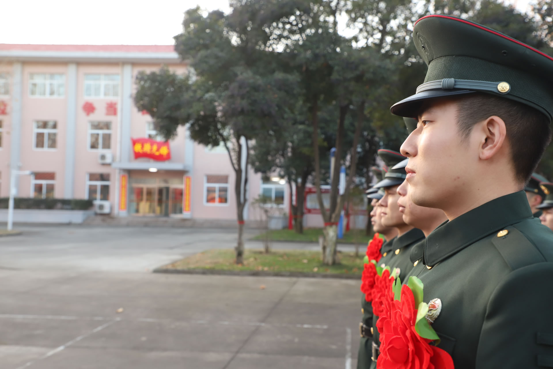 退伍季四级军士长们的心里话