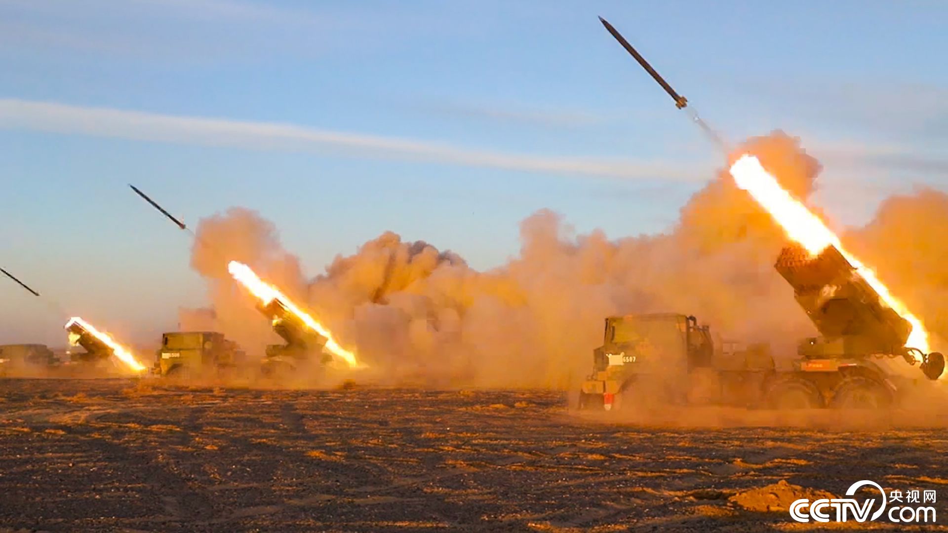 陆军某合成旅火箭炮分队跨昼夜实弹射击提高实战精确打击能力