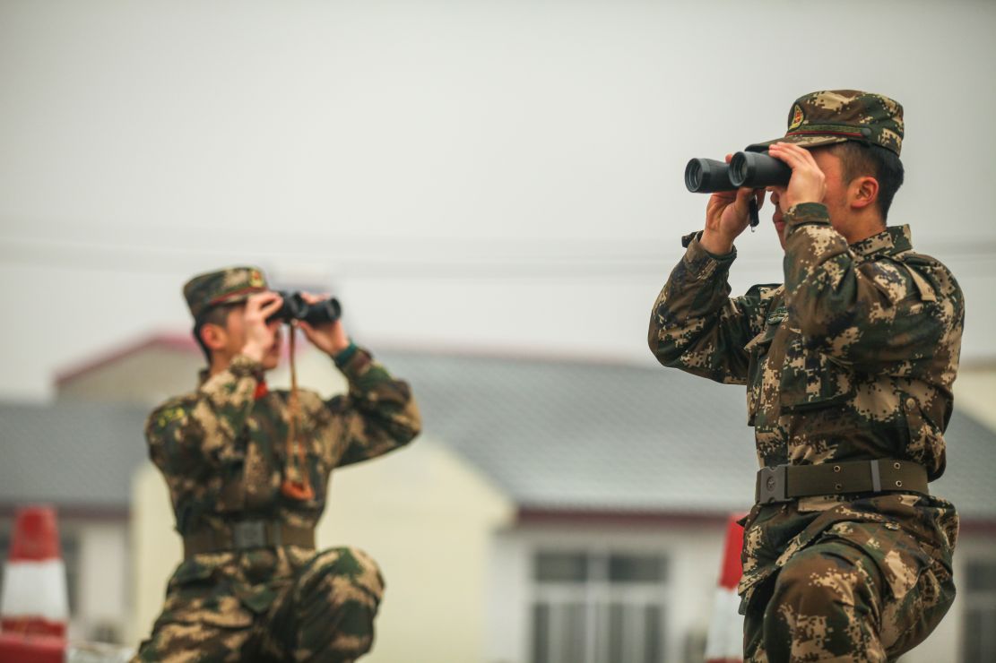 望远镜操作与使用.周静 摄