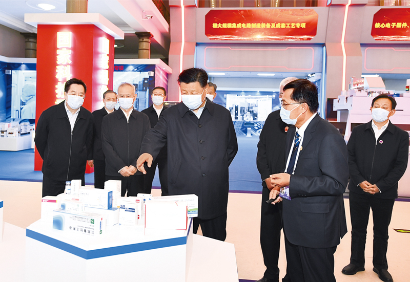 2021年10月26日，中共中央����、��家主席、中央�委主席�近平在北京展�[�^�⒂^��家“十三五”科技��新成就展。 新�A社�者 �x�h�Y/�z