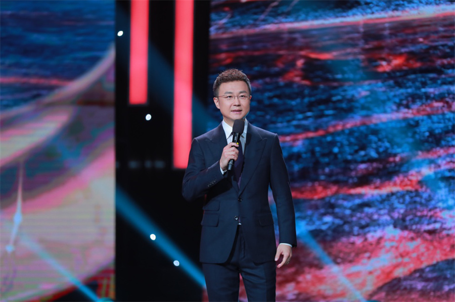 图：刚强讲述最美基层民警的故事