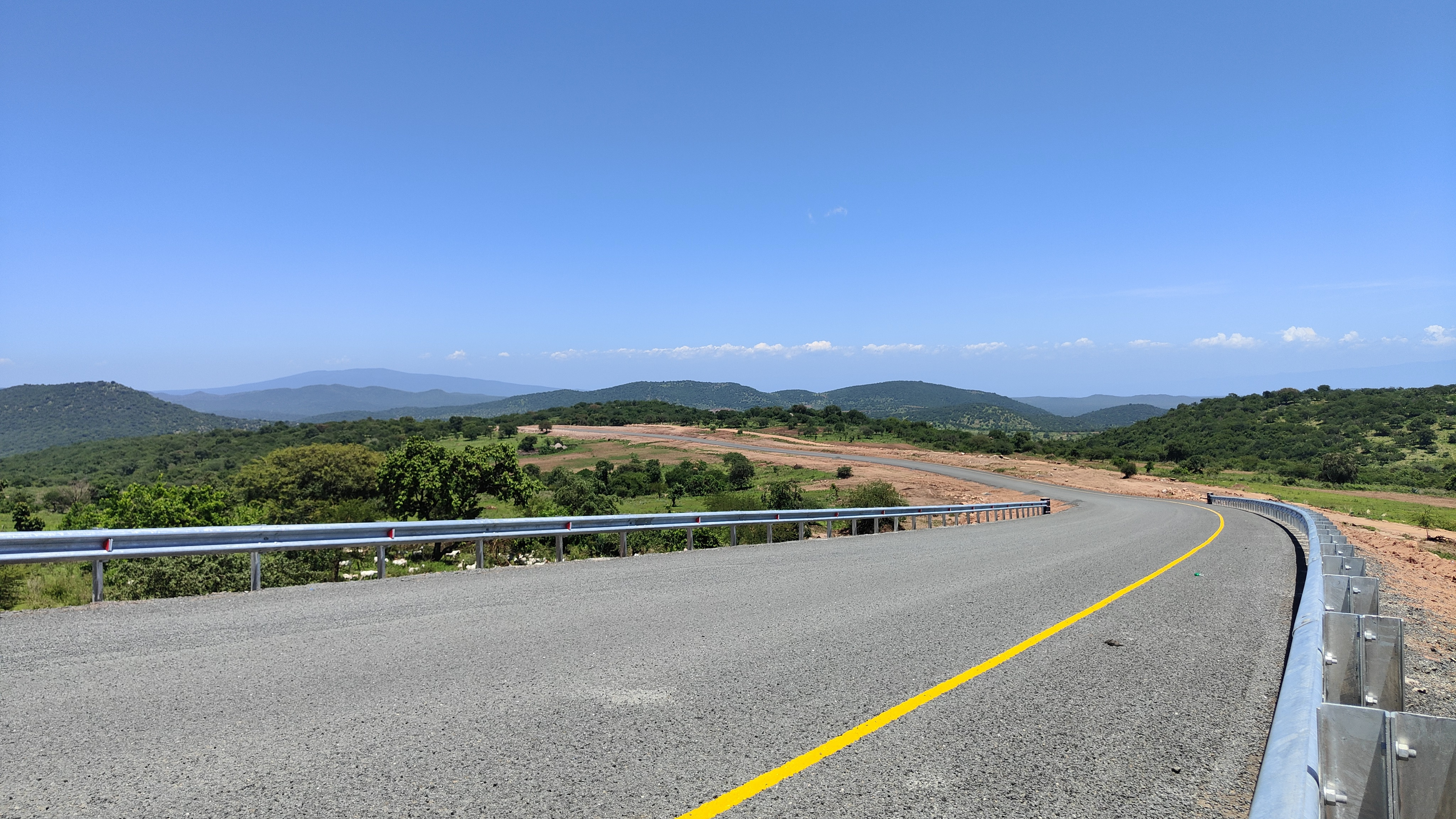 坦桑尼亚瓦索-萨勒项目实现全线功能性通车