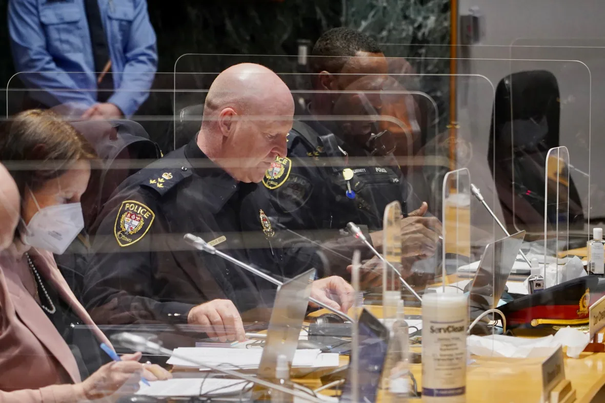 斯蒂夫·贝尔在特别会议上