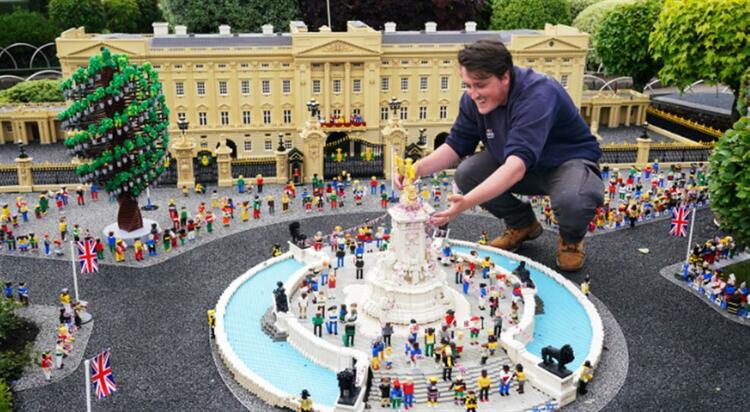 英女王登基70周年慶典倒計(jì)時(shí)，英國上下玩瘋了……