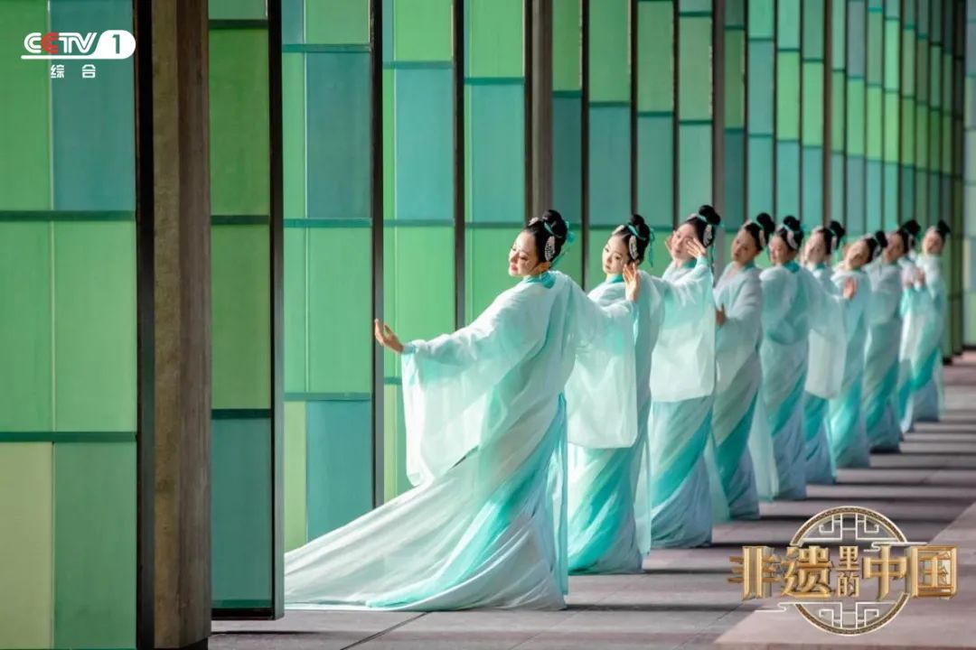 总台大型文化节目《非遗里的中国》CCTV-1开播,探寻非遗的传承创新之美_广告频道_央视网(cctv.com)