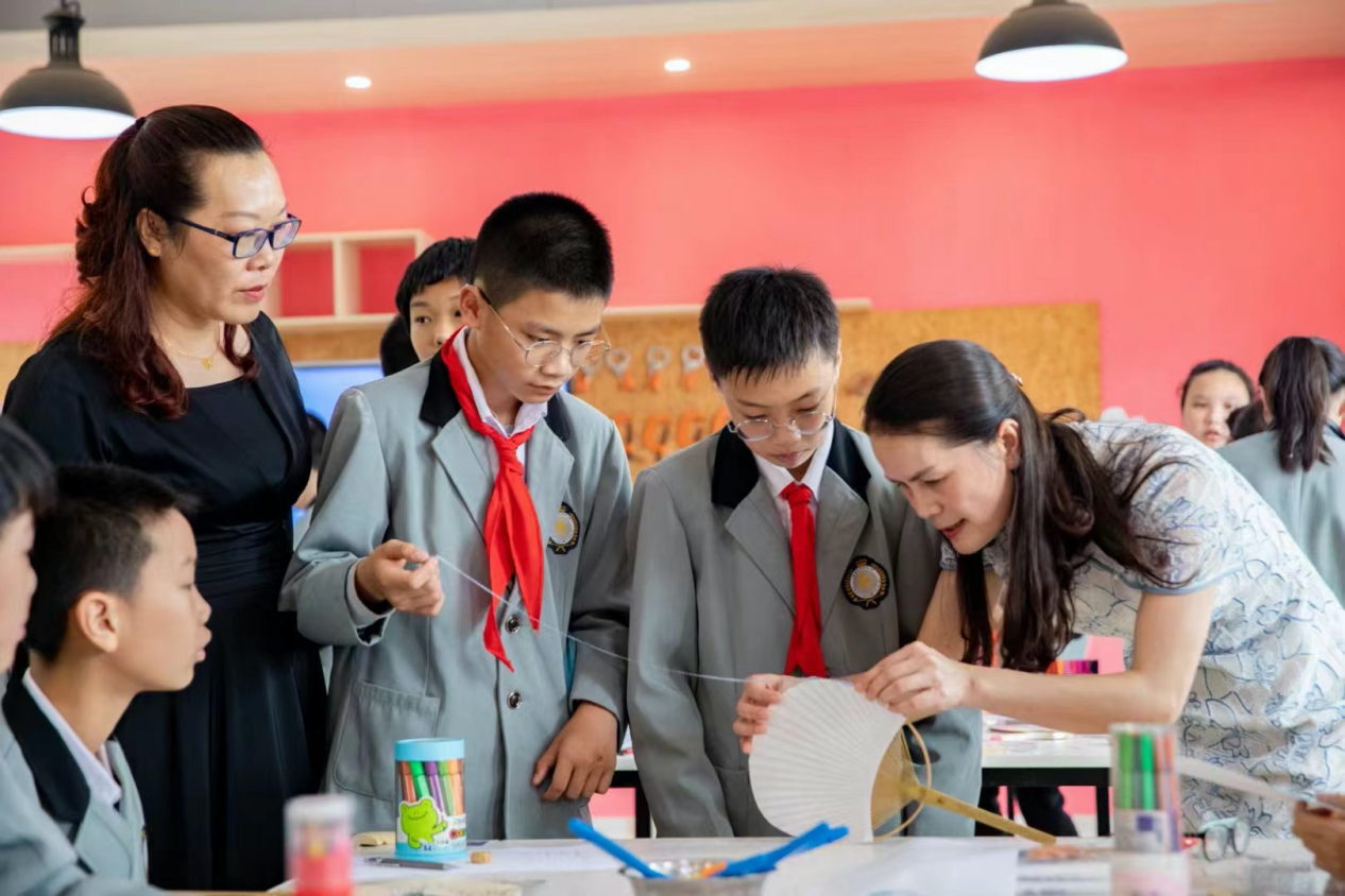 【大宏图&middot;&ldquo;县&rdquo;在启航】广西荔浦：拉长链条赋能&ldquo;金芋飘香&rdquo; 集群聚势叫响&ldquo;衣架之都&rdquo;