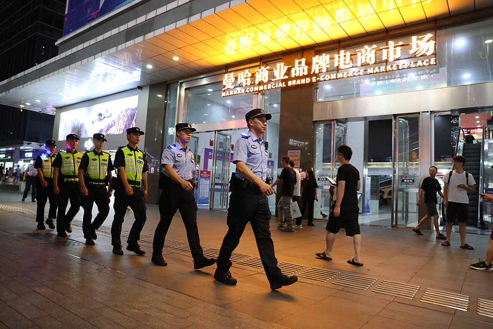 深圳公安开展夜间巡逻防控，深圳公安供图