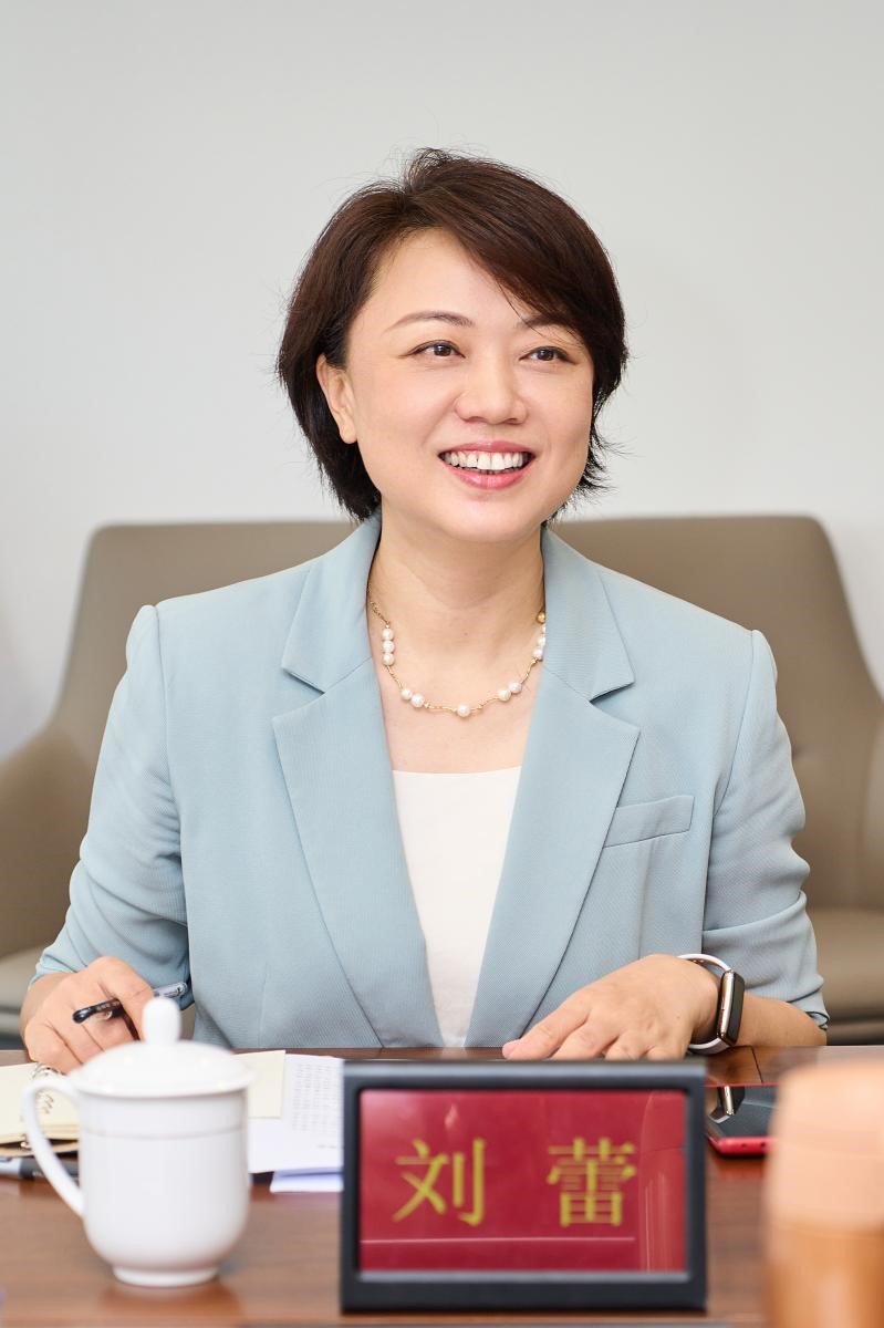 图为深圳市妇联党组书记、主席刘蕾