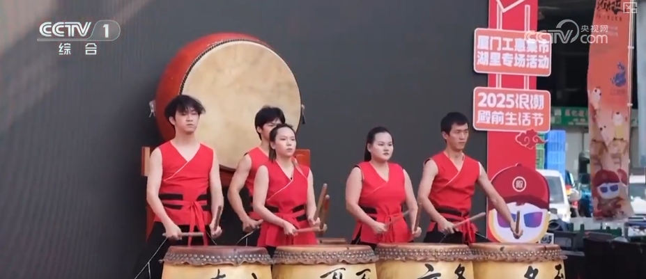 节日市场红红火火，文化味、年味儿……好一幅人间烟火气的“年俗画”