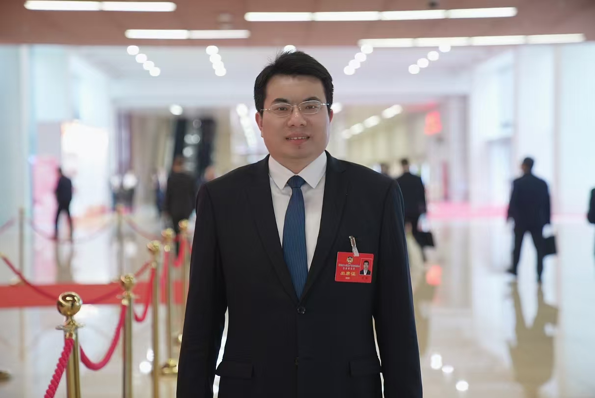 广州两会·委员提案 | 付伟:推动人工智能与现代农业融合发展_地方频道_央视网(cctv.com)