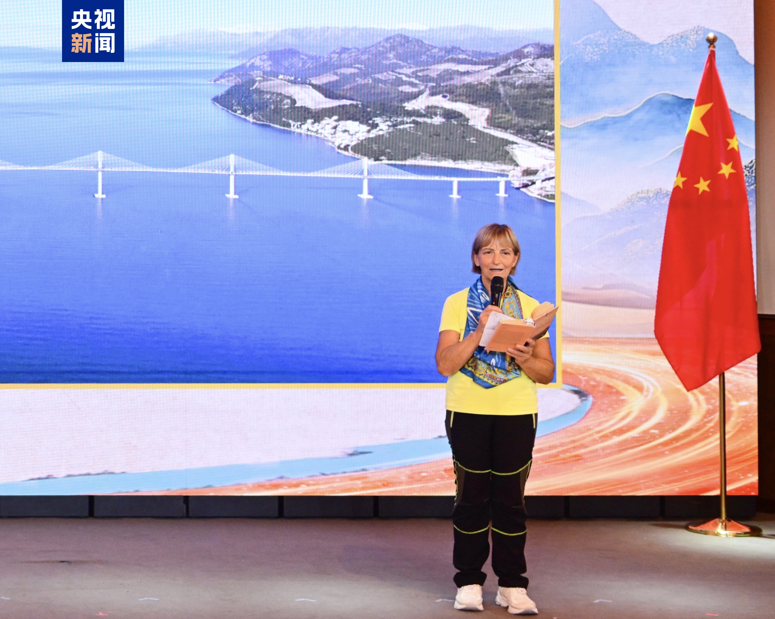 重走马可·波罗之路的意大利徒步旅行家卡玛洛塔现场分享意中友好故事