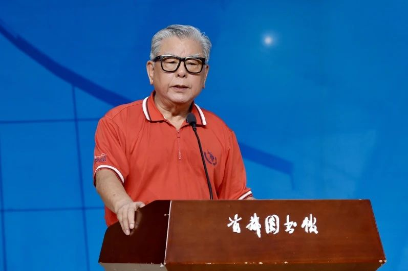 中共中央宣传部原副部长、中国文联原党组书记胡振民致辞