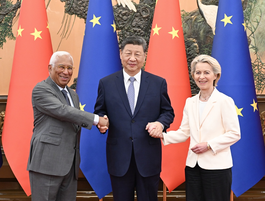 7月24日上午，国家主席习近平在北京人民大会堂会见来华举行第二十五次中国-欧盟领导人会晤的欧洲理事会主席科斯塔和欧盟委员会主席冯德莱恩。