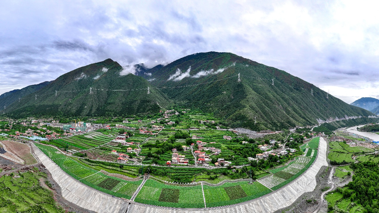 四川阿坝州马尔康市：从一粒种子到一片高地“夏繁硅谷”起康城_地方频道_央视网(cctv.com)