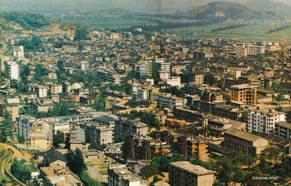 1988年宁德城区风貌。(图源:《习近平在宁德》)