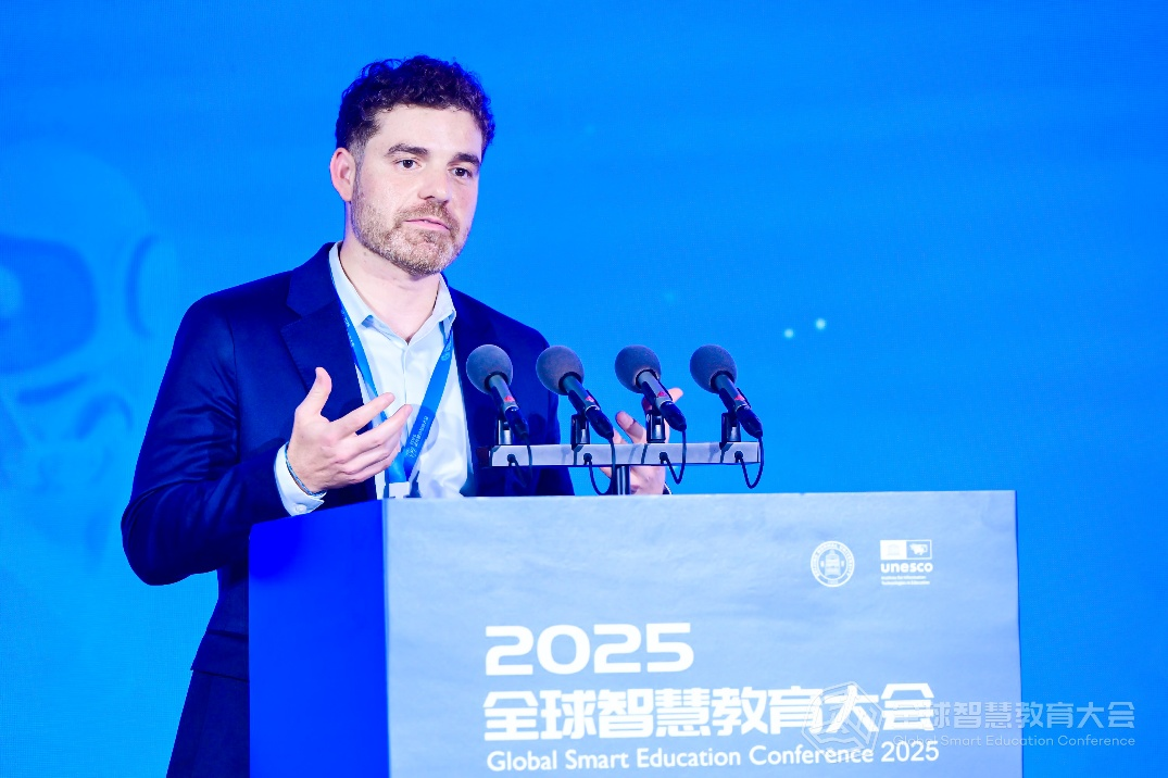 康奈尔大学人工智能创新实验室主任阿伊哈姆·布歇（Ayham Boucher）