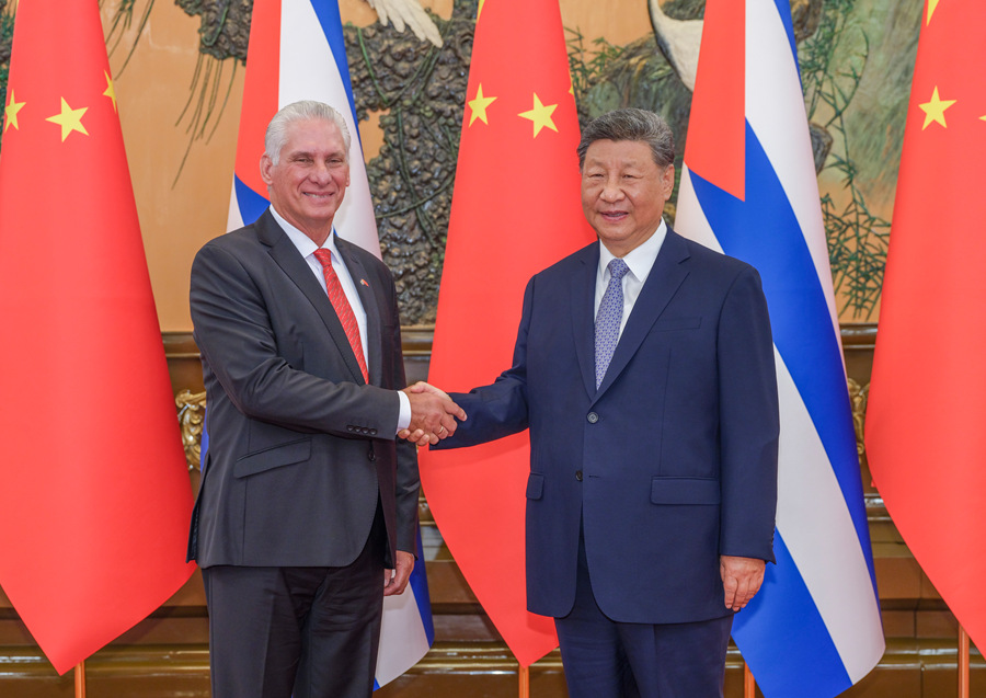  9月4日上午，中共中央总书记、国家主席习近平在北京人民大会堂会见来华出席纪念中国人民抗日战争暨世界反法西斯战争胜利80周年活动的古巴共产党中央委员会第一书记、古巴国家主席迪亚斯-卡内尔。