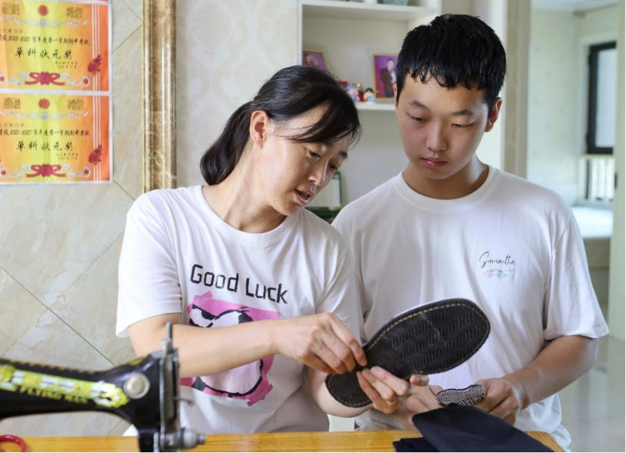 馮師傅兒子考取清華大學，獲得2025 “滴滴助學計劃”獎學金