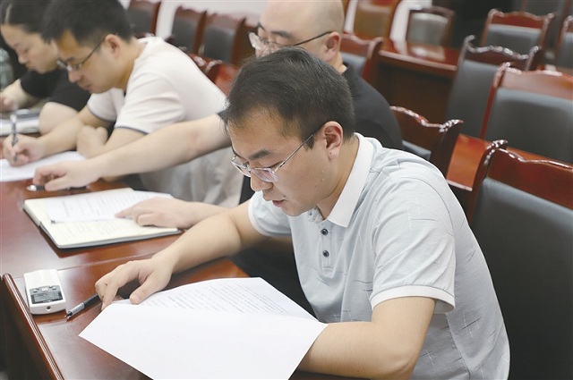 恰似一块沱江石——追记四川省金堂县原纪委副书记、监委副主任晋兆东