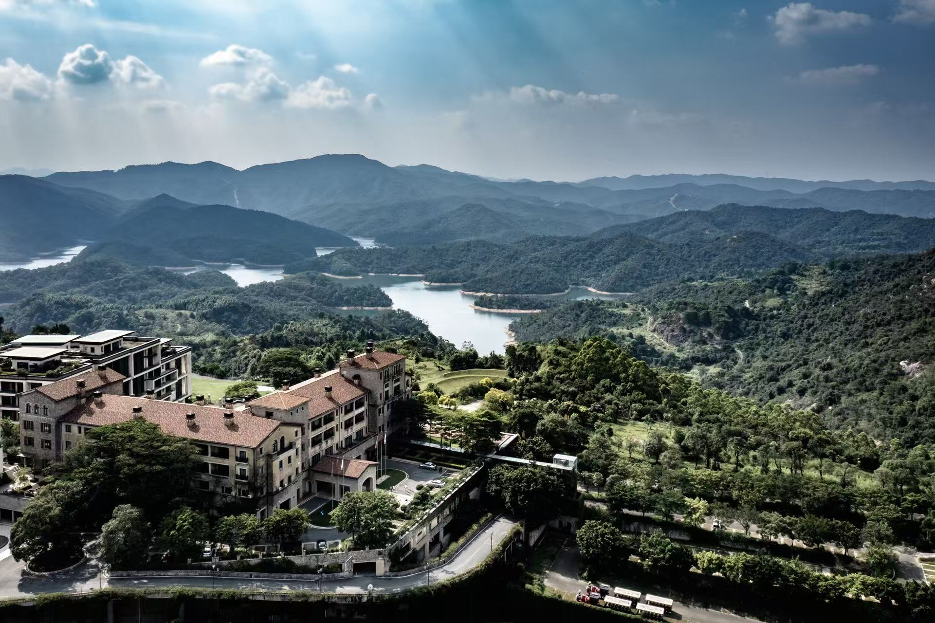 中旅·阿那亚九龙湖度假区