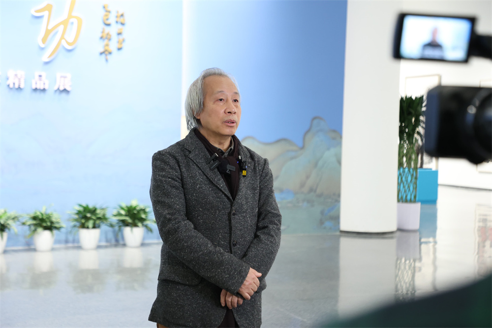 中国艺术研究院国画院院长牛克成接受采访