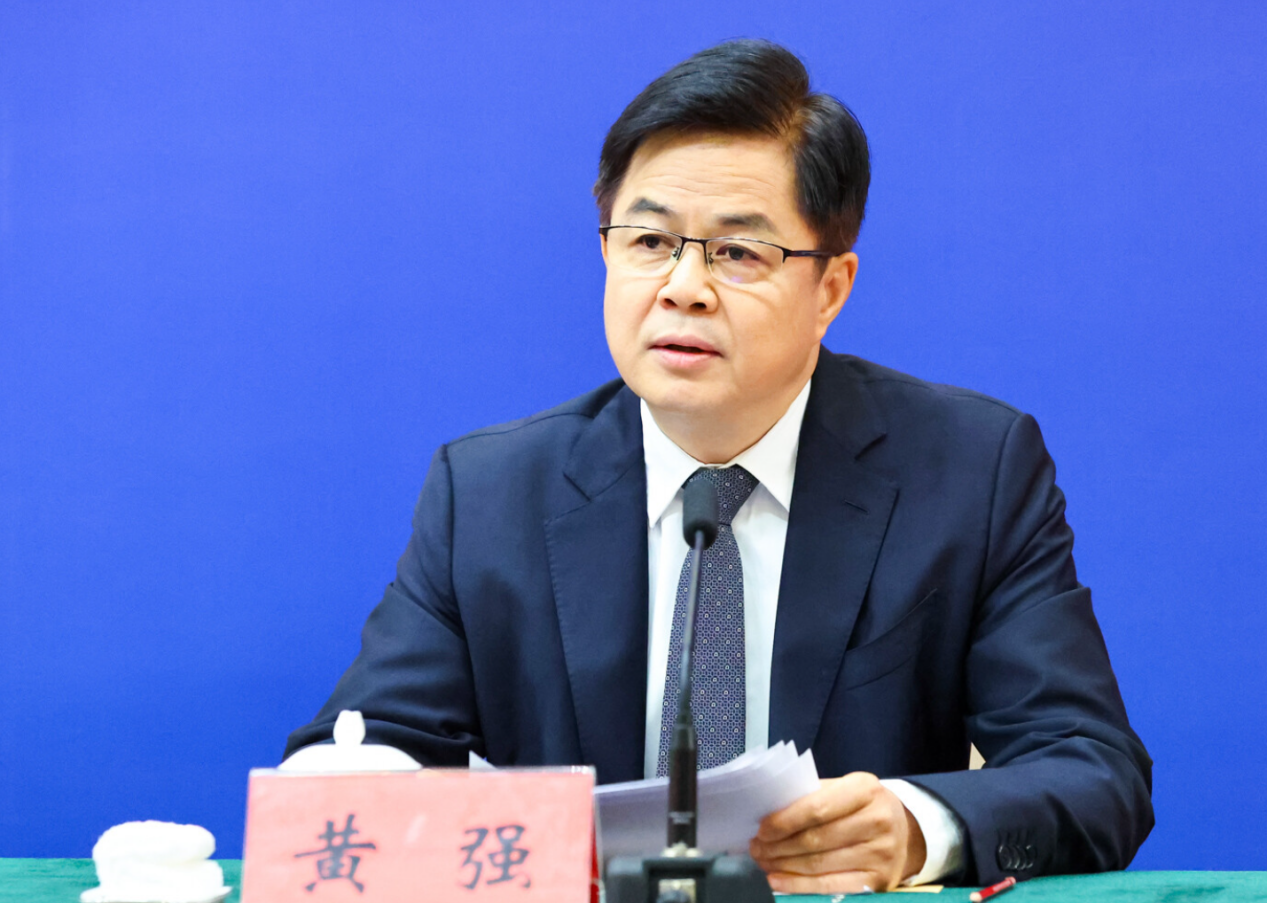 深圳市工业和信息化局局长黄强。