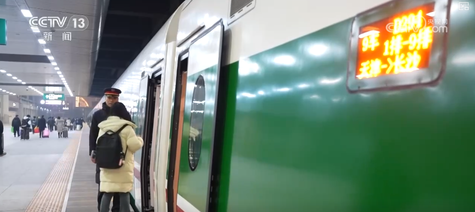 服务升级坐“动集列车”一路赏文化 “夕发朝至”满足百姓多元出行需求