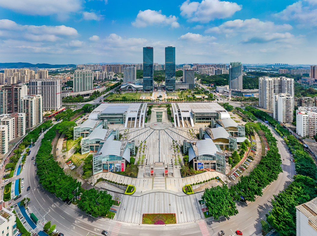 江门五邑华侨广场。