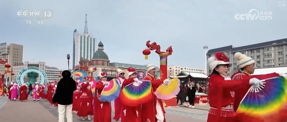 多彩集市透着浓浓年味藏着经济活力 品质升级助力“年经济”焕彩焕新