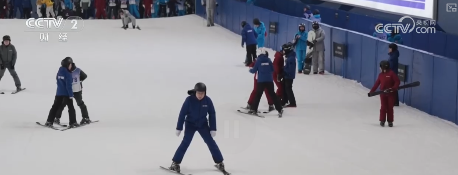 “冰雪+”创新联动将“流量”变“增量” 放大冰雪经济“热”效应