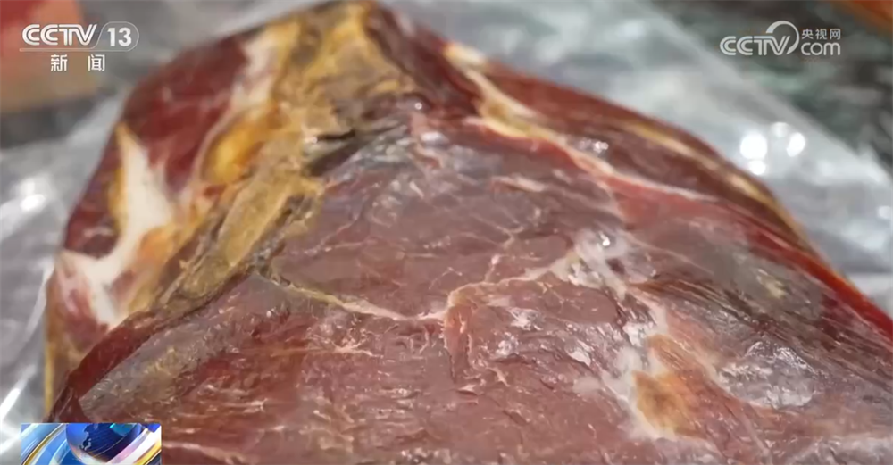 年货市场持续升温“拉满”新春氛围感 特色活动“文化味”浓打造视听盛宴