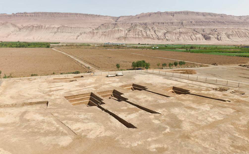 新疆吐鲁番市巴达木东晋唐时期墓群发掘区（资料照片）。新华社 发