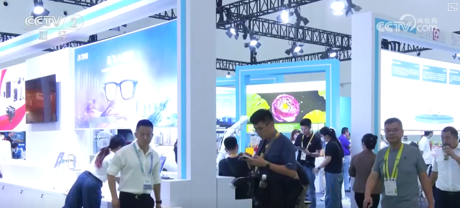 国货潮品拥抱AI跻身“顶流”成为消博会海外客户扫货新目标