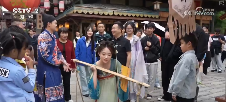 依托影视IP升级服务 从“打卡”到“入戏”游客沉浸式乐享“五一”假期