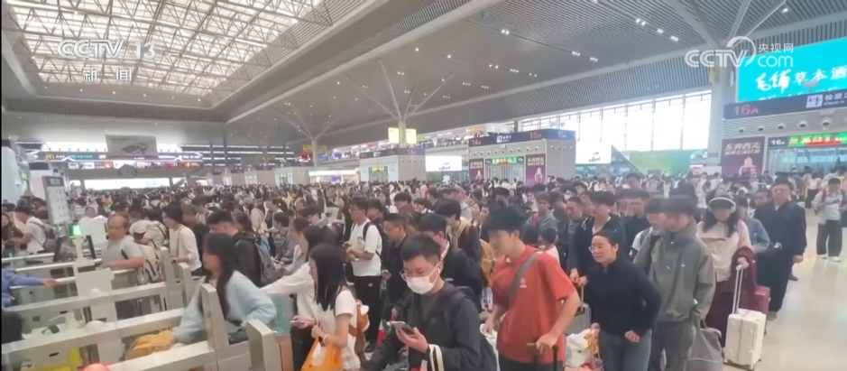 各地迎来假期返程客流高峰  交管部门“多点发力”疏堵保畅