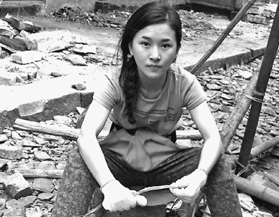 廖智在救援现场.