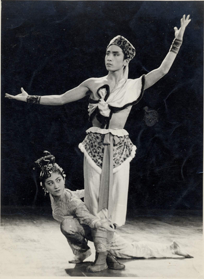 舞蹈女神换了一个舞台