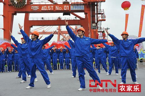 常州中天钢铁集团男职工情景舞蹈厨师曹怀蒋展示绝活《印度飞饼》更多